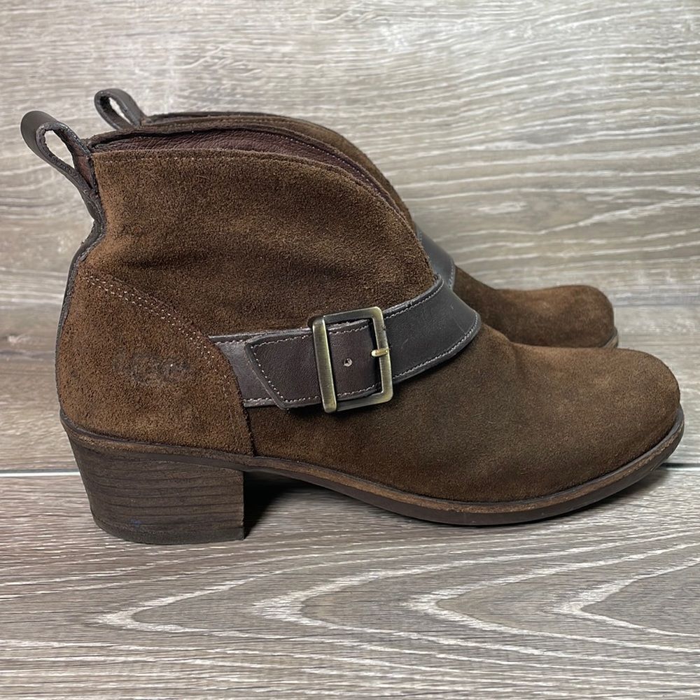 Ugg Wright Buckle Women’s Sz 6 Brown Leather Shearling Insole Slip On Ankle Boot